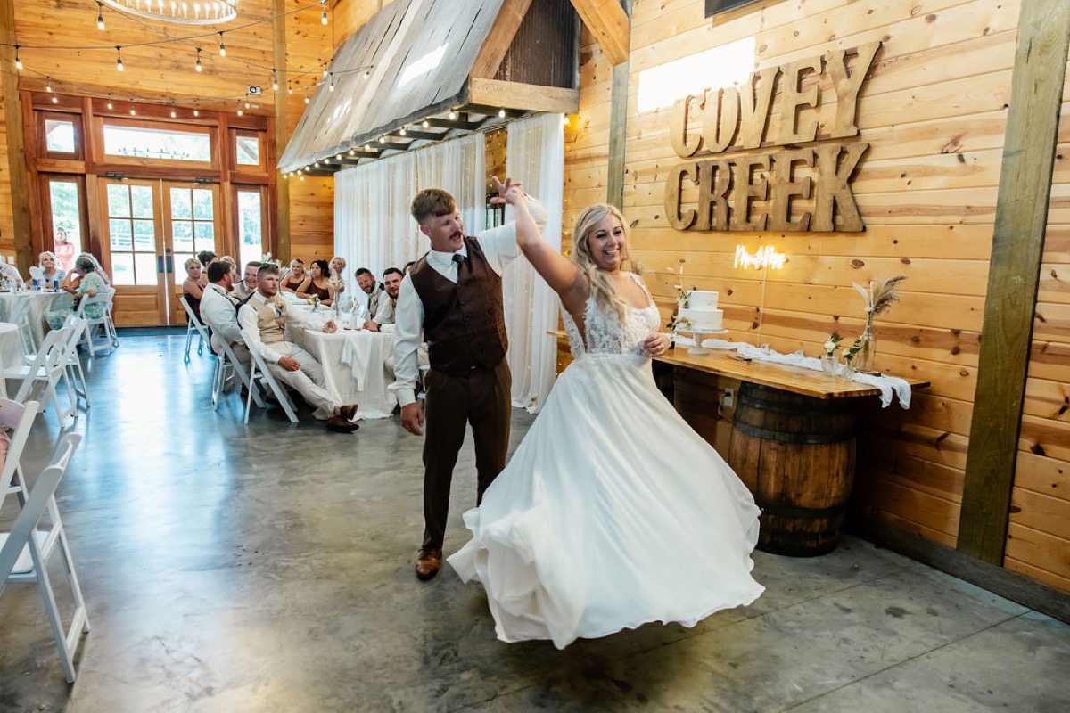 Alexis & Logan wedding at Covey Creek — photo 27