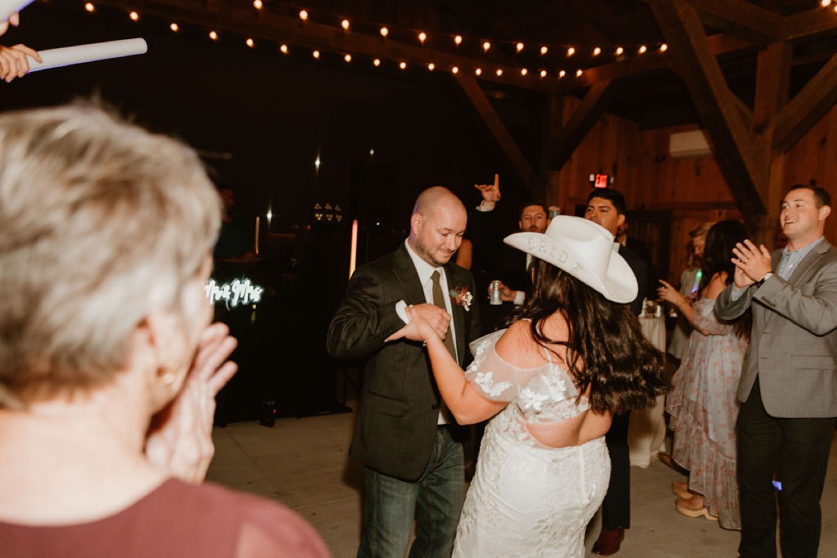 Elizabeth & Ashton wedding at Covey Creek — photo 23