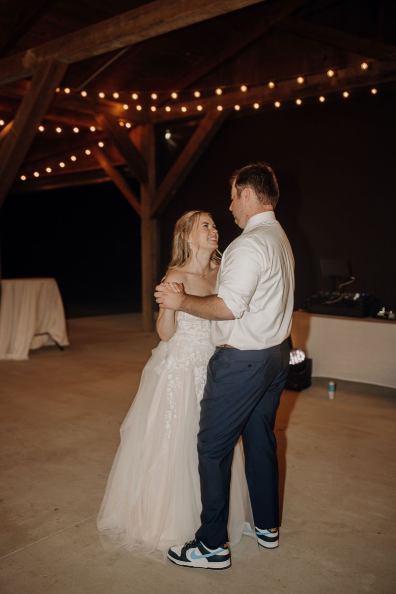 Leah & Gordon wedding at Covey Creek — photo 23