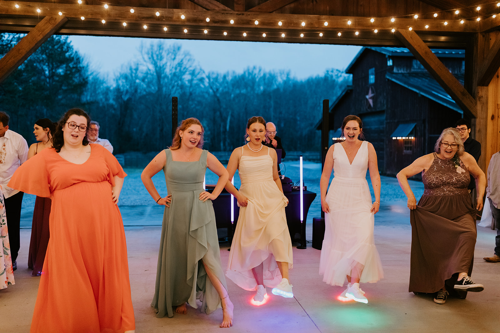 Leslie & Timothy wedding at Covey Creek — photo 5